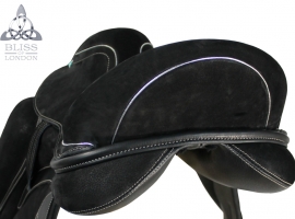 Paramour Dressage with Nubuck Black Cantle with Silver Welt